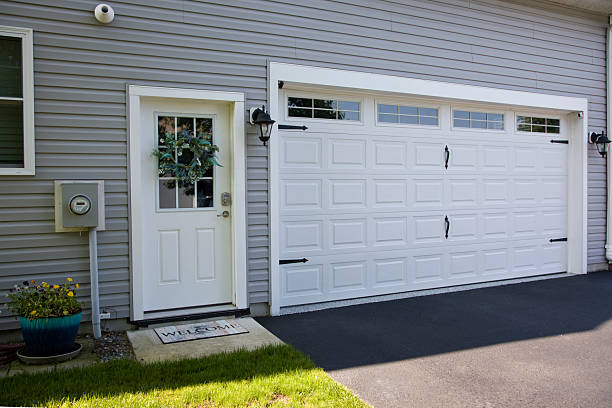 24/7 Emergency Garage Door Panel Replacement experts in Pine Level, NC